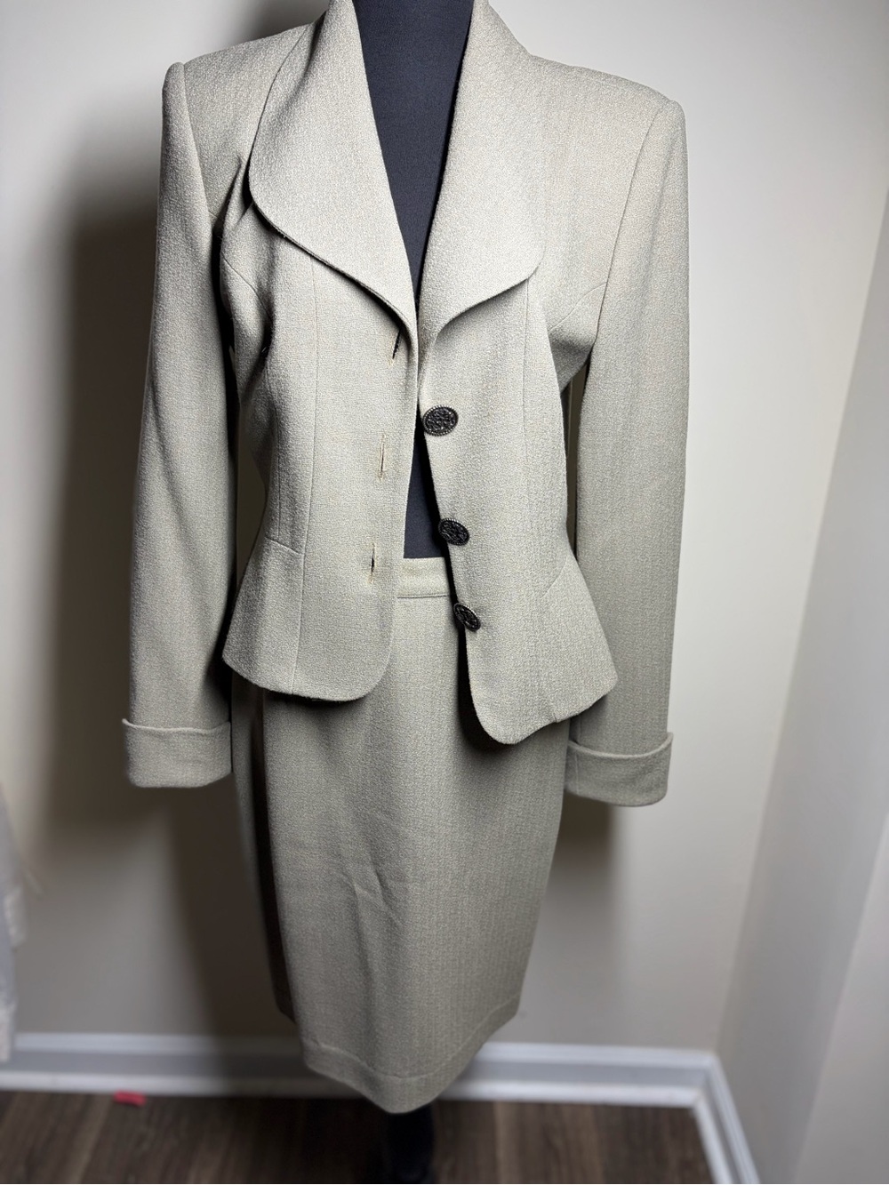 Alberto Makali Women's Light Gray Tailored Blazer